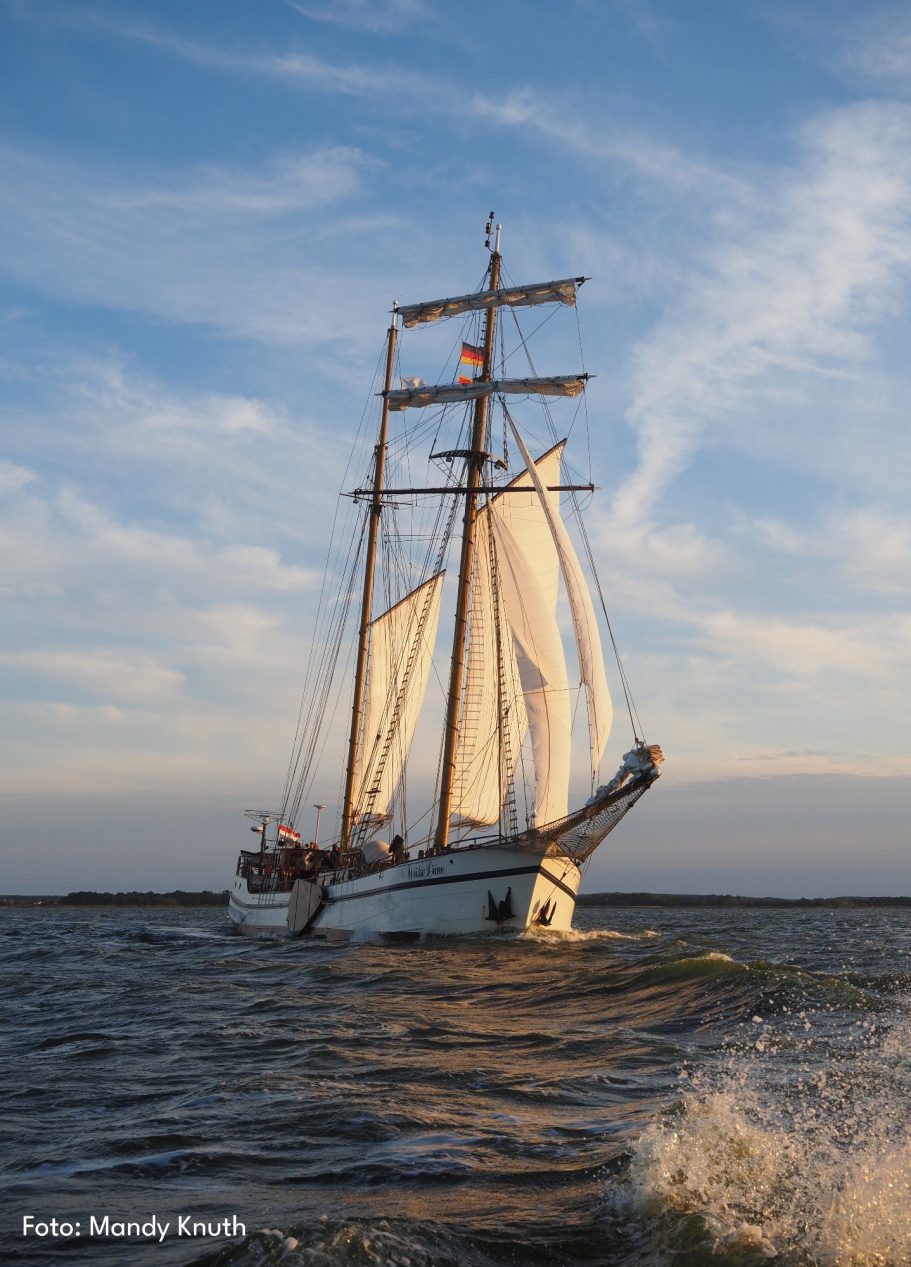 Die Weisse Düne unter Segeln